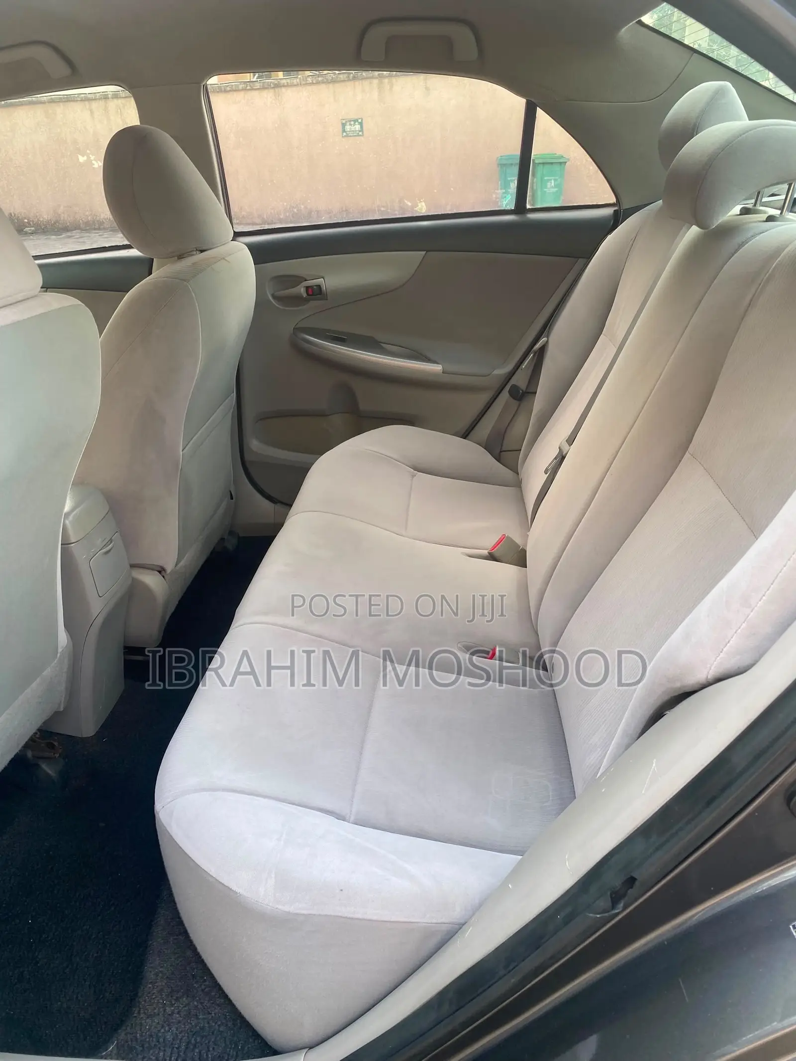 Toyota Corolla LE 4dr Sedan (1.8L 4cyl 4A) 2011 Gray