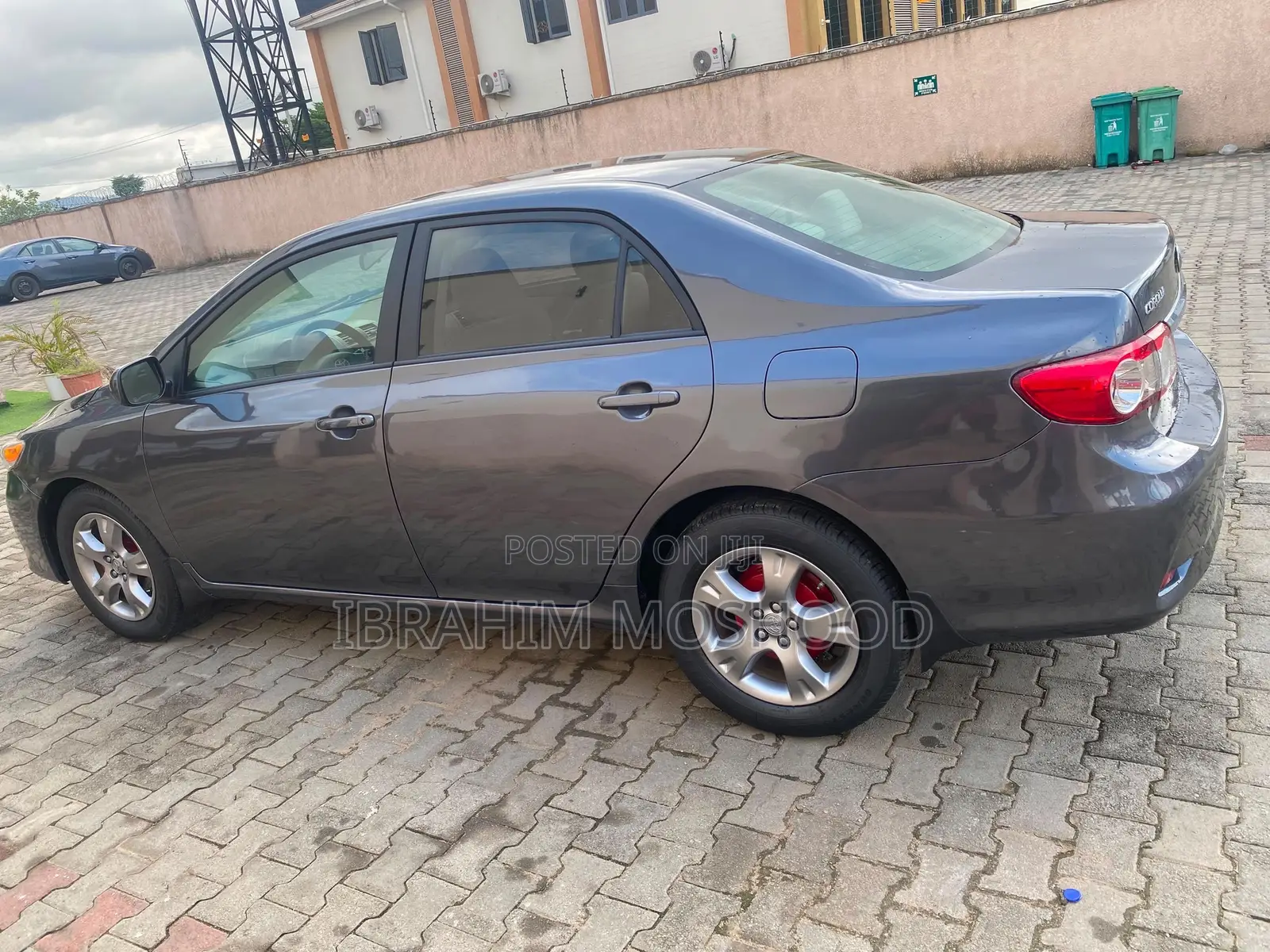 Toyota Corolla LE 4dr Sedan (1.8L 4cyl 4A) 2011 Gray
