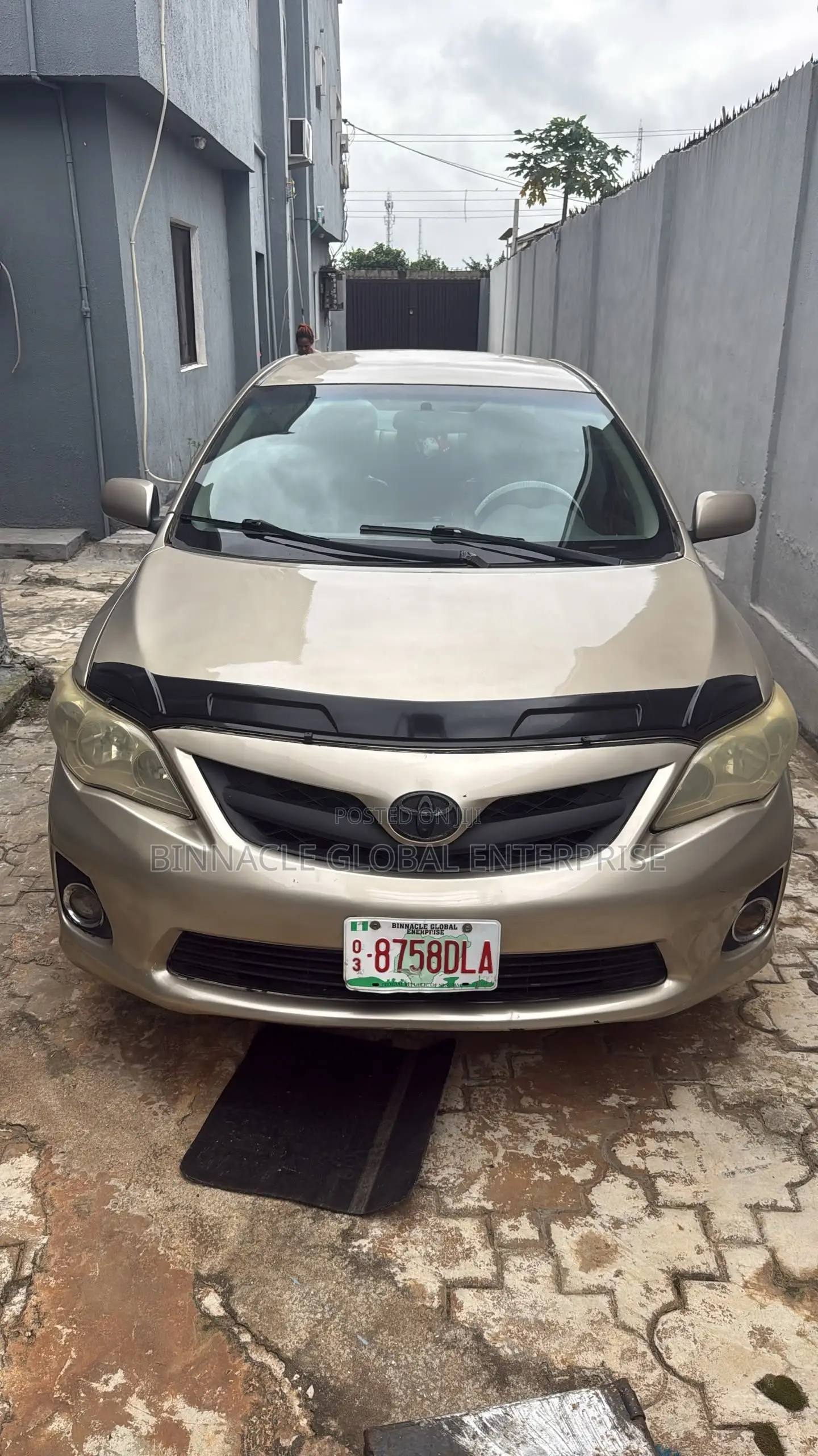 Toyota Corolla 2010 Gold