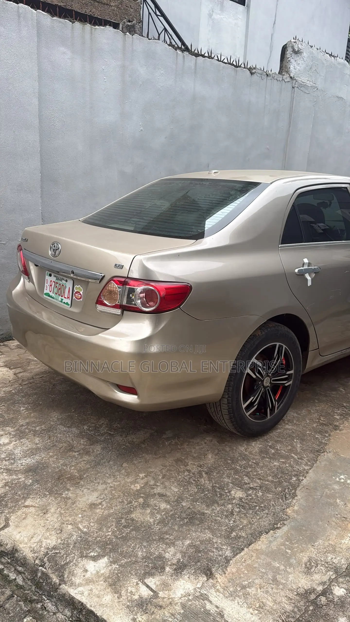 Toyota Corolla 2010 Gold