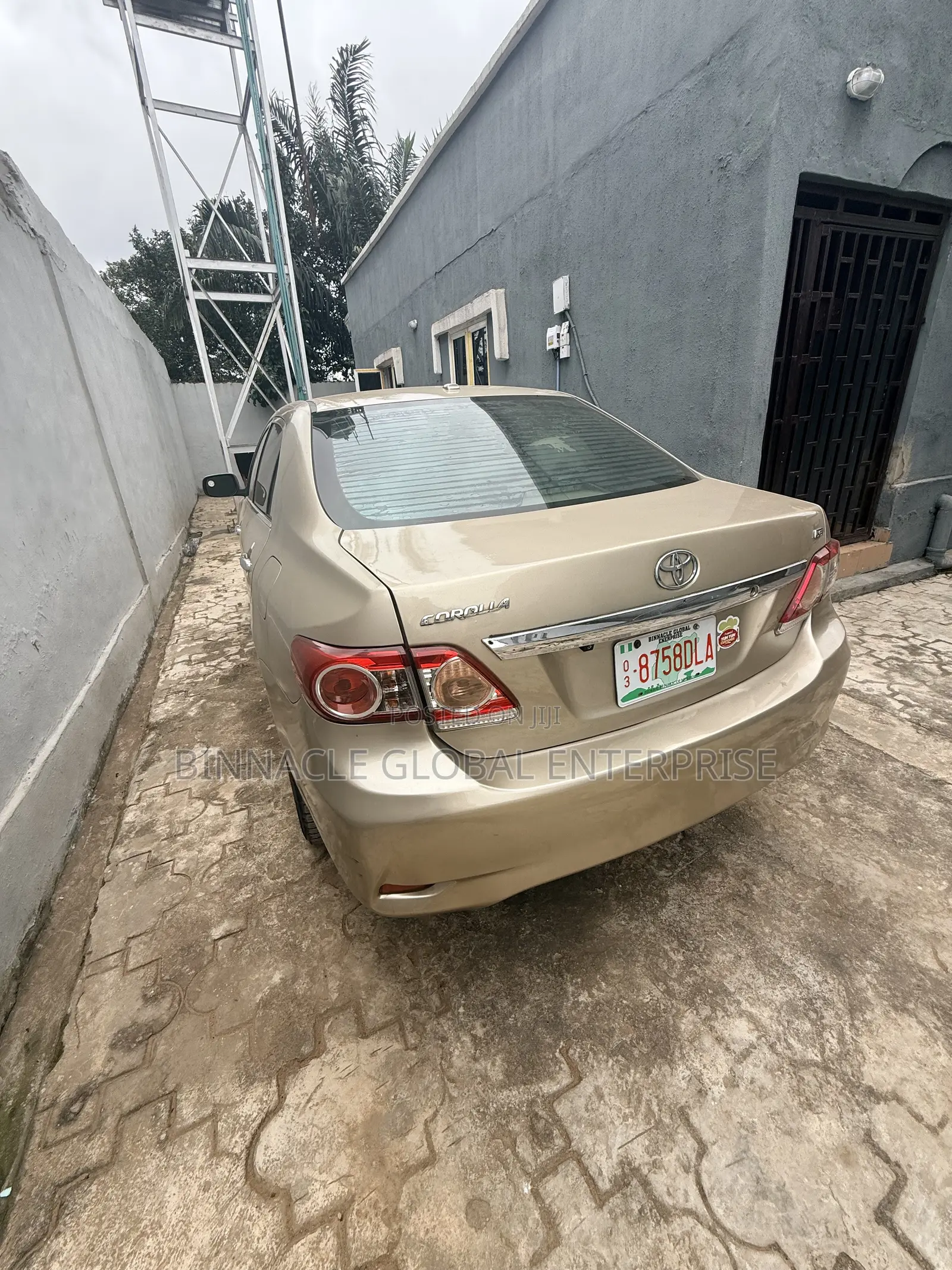 Toyota Corolla 2010 Gold