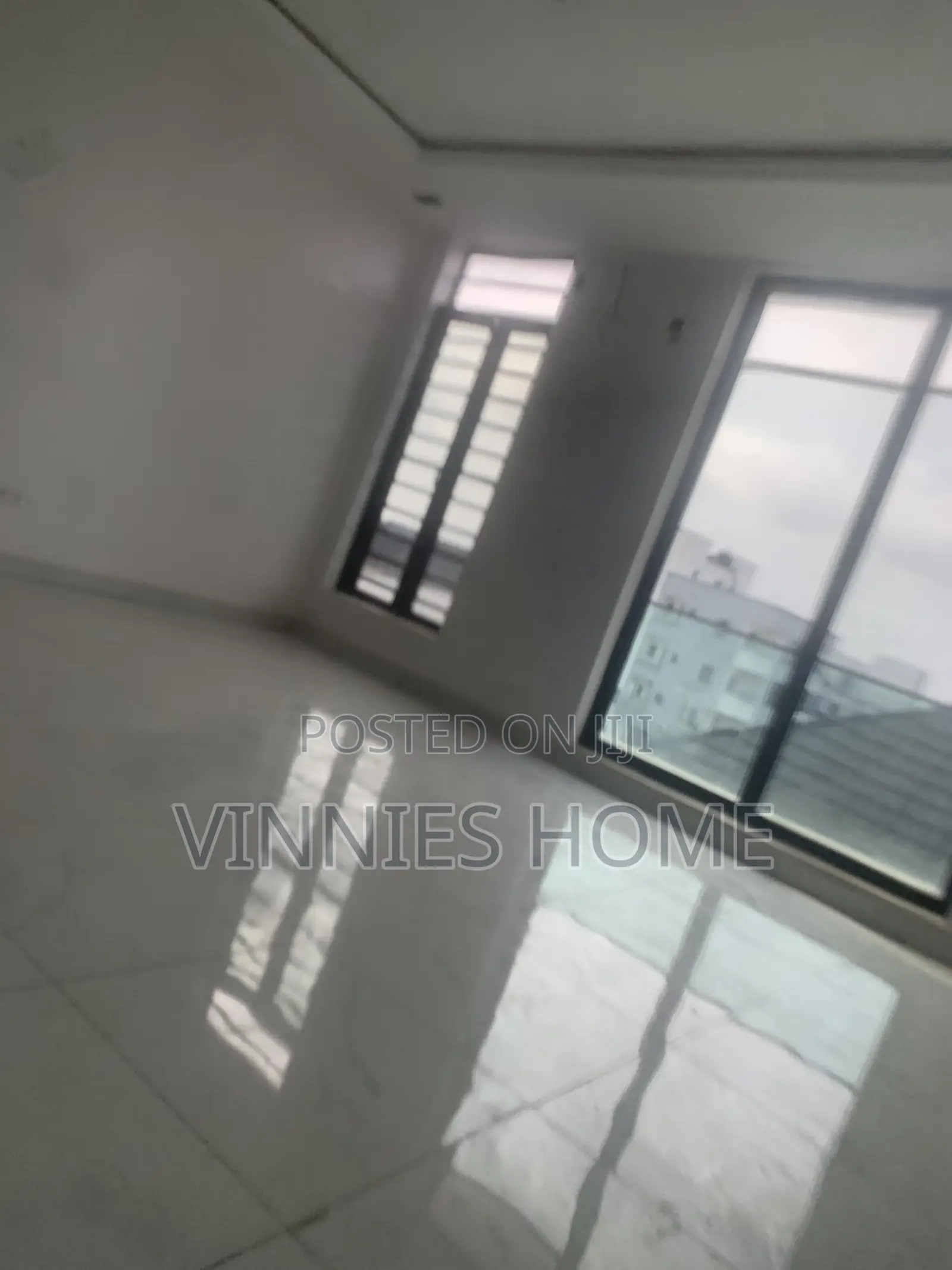 2bdrm Block of Flats in Chevron for rent