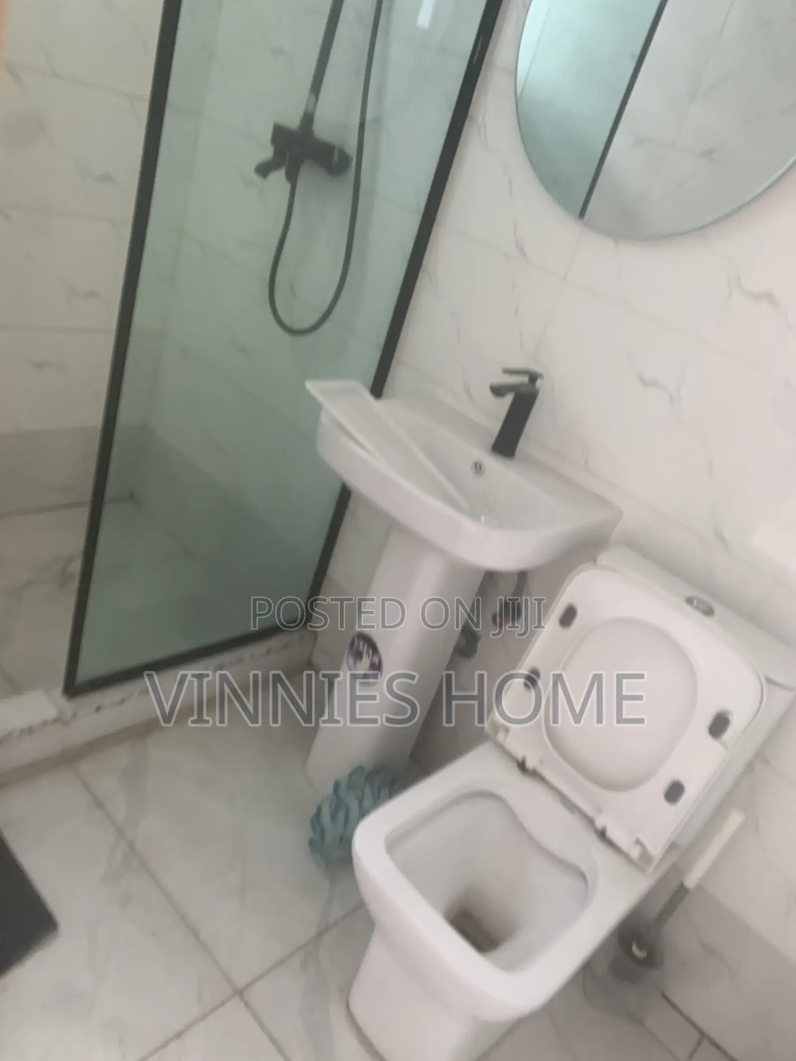 2bdrm Block of Flats in Chevron for rent
