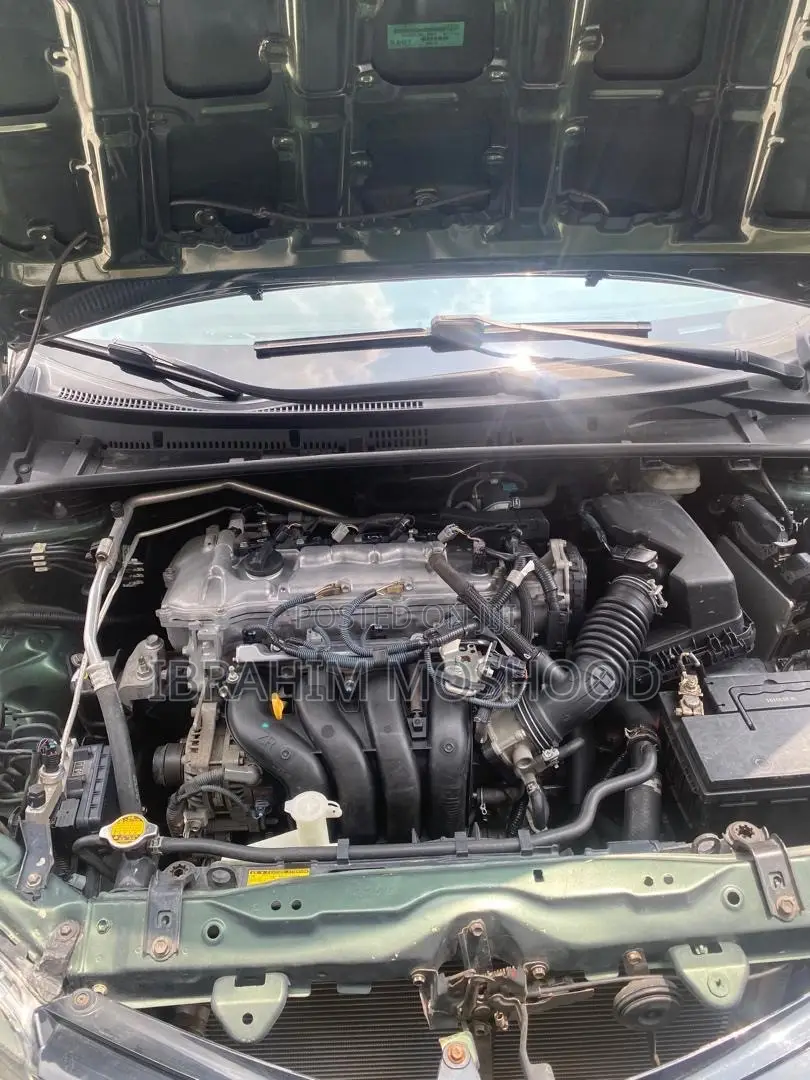 Toyota Camry LE 4dr Sedan (2.5L 4cyl 6A) 2015 Green