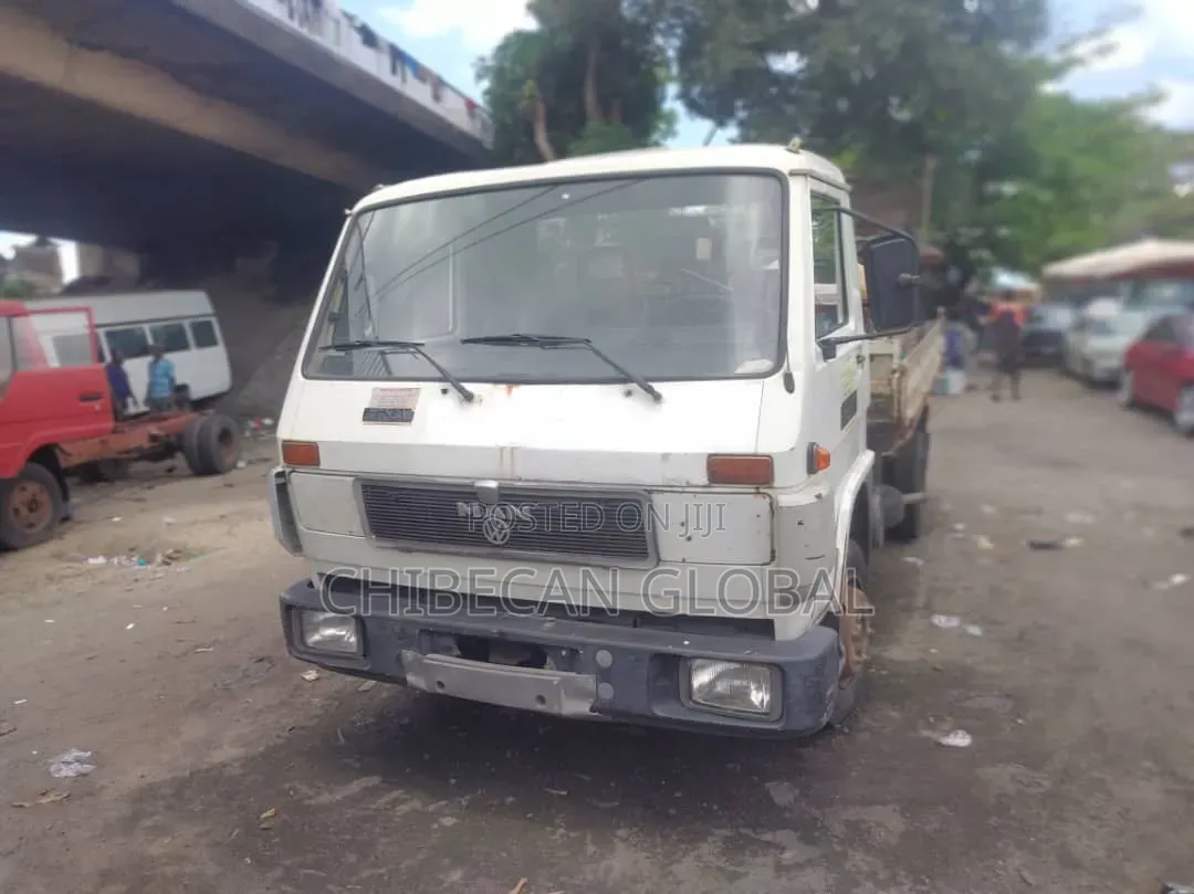 Man Volks Tipper Truck 6 Tyres (Foreign Used)