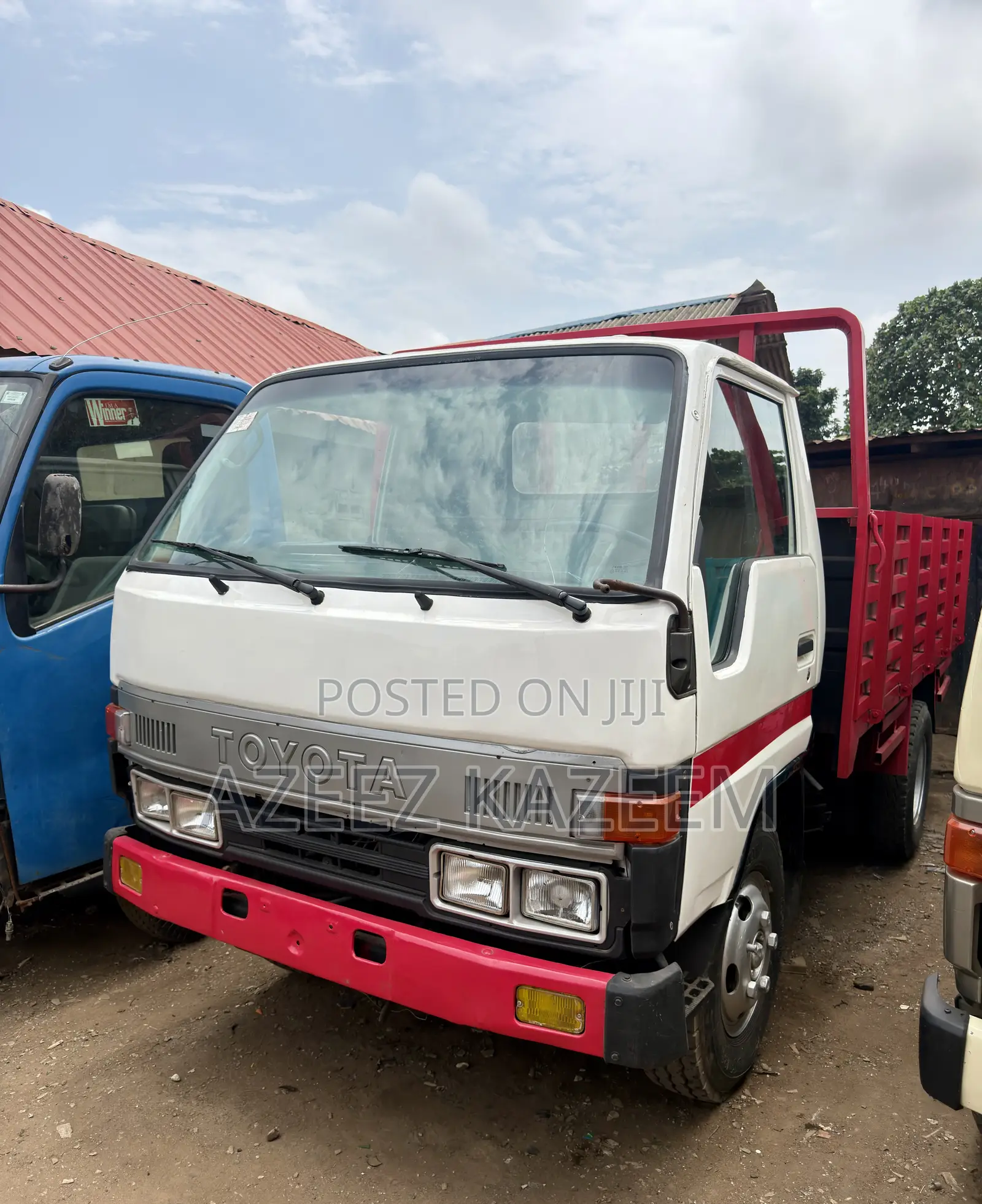 Toyota Dyna 200 Six Tyres 2RZ Injector Engine 1999 White