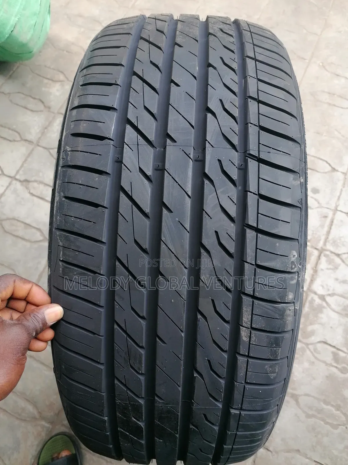 255/45r20 American Roadstar/ Made in Thailand