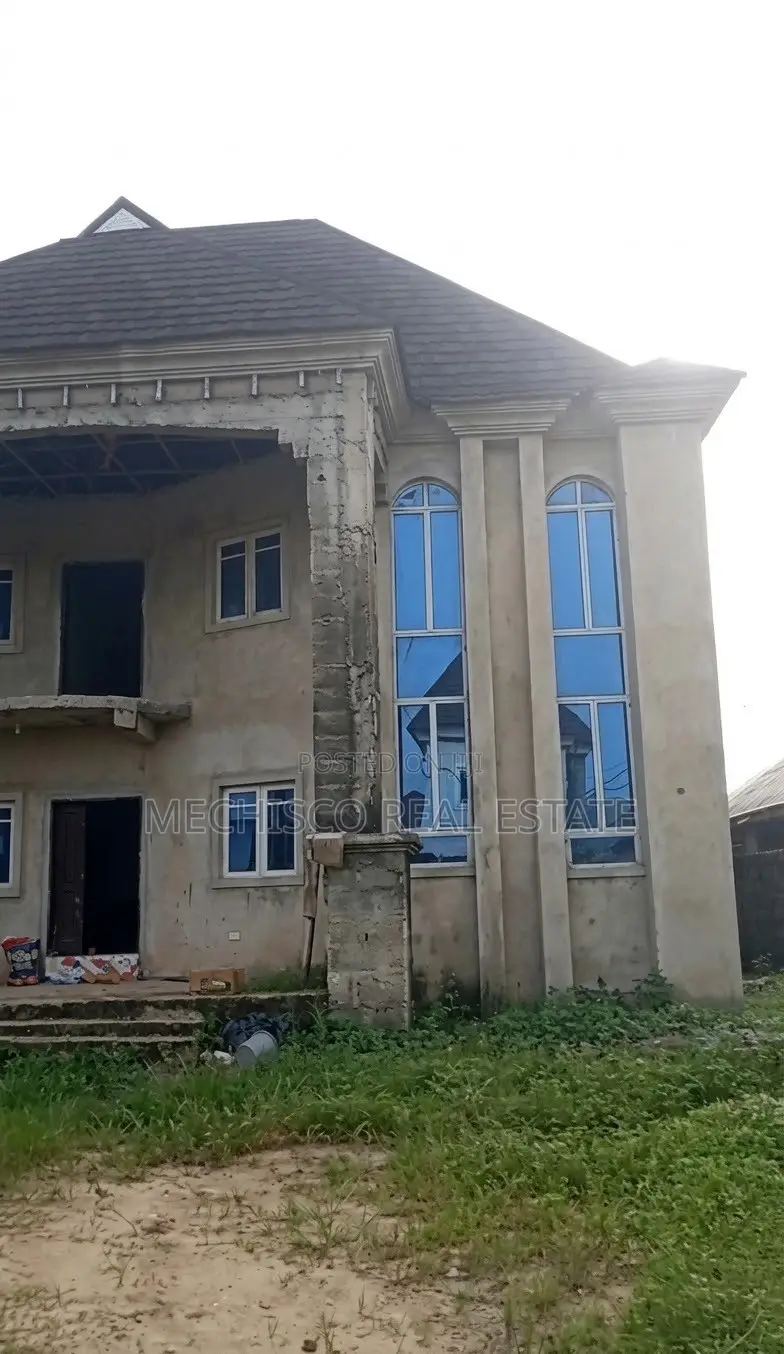 5bdrm Duplex in Eneka for sale
