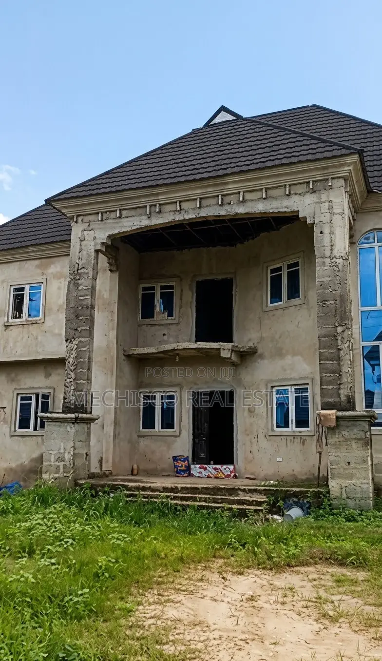 5bdrm Duplex in Eneka for sale