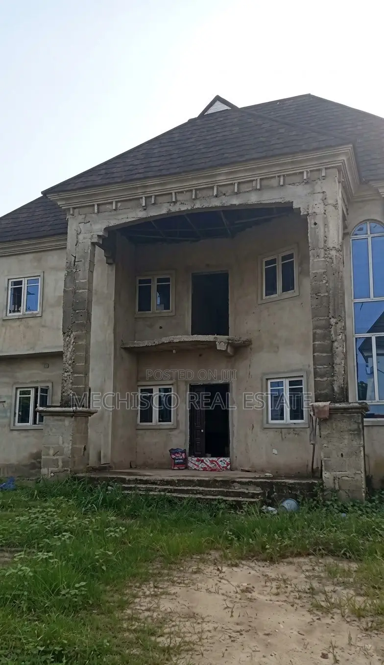 5bdrm Duplex in Eneka for sale