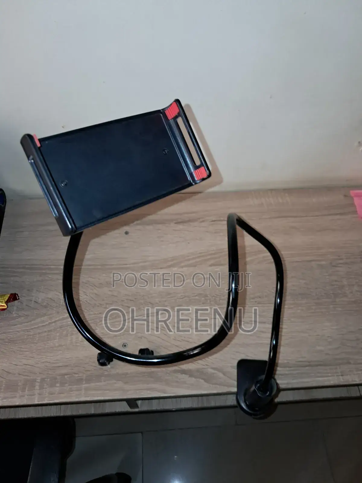 Adjustable Multipurpose Bendable Phone Tab Holder, Used, Negotiable
