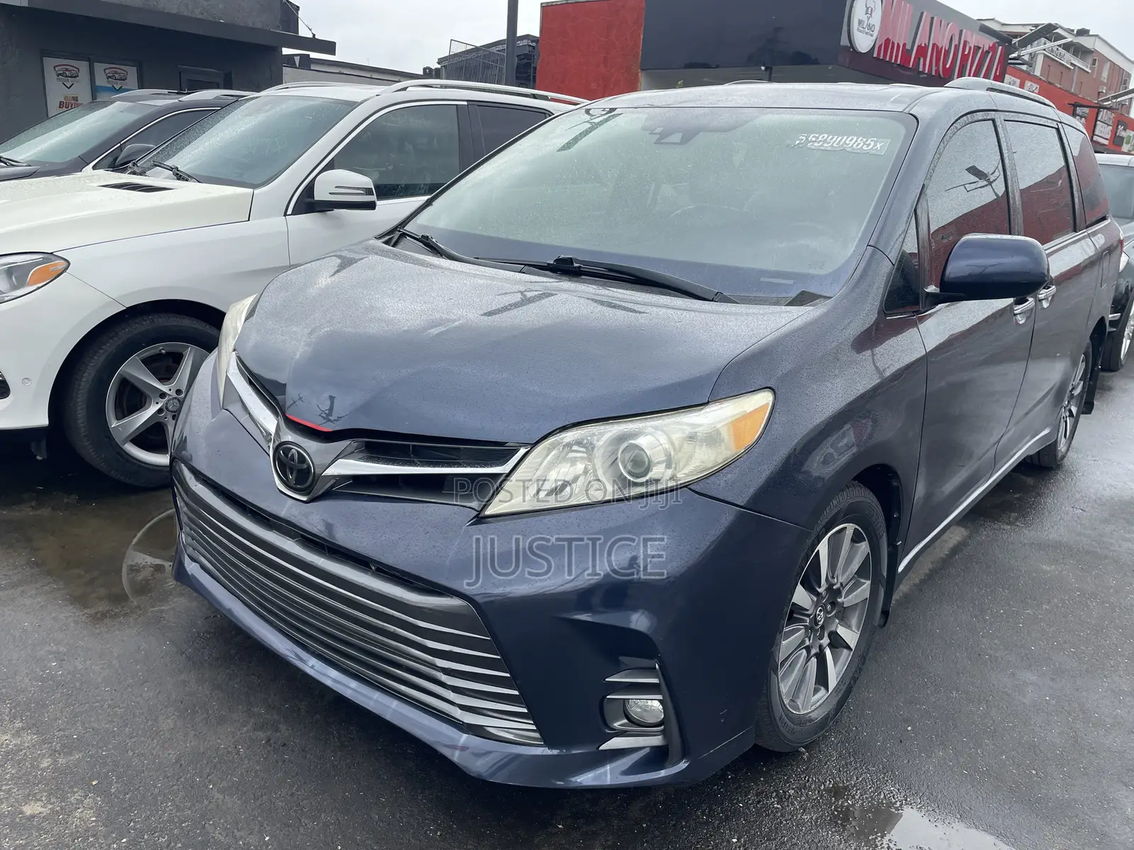 Toyota Sienna XLE AWD (3.5L 6cyl 8A) 2018 Blue