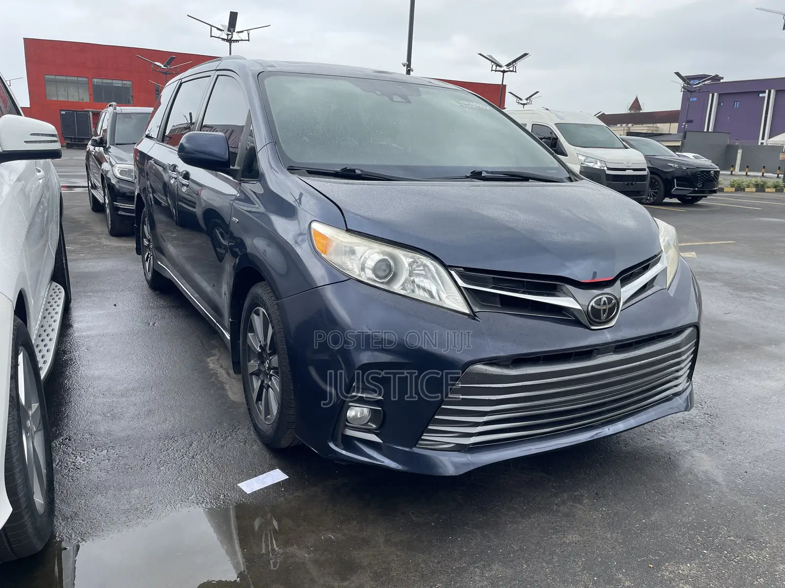 Toyota Sienna XLE AWD (3.5L 6cyl 8A) 2018 Blue