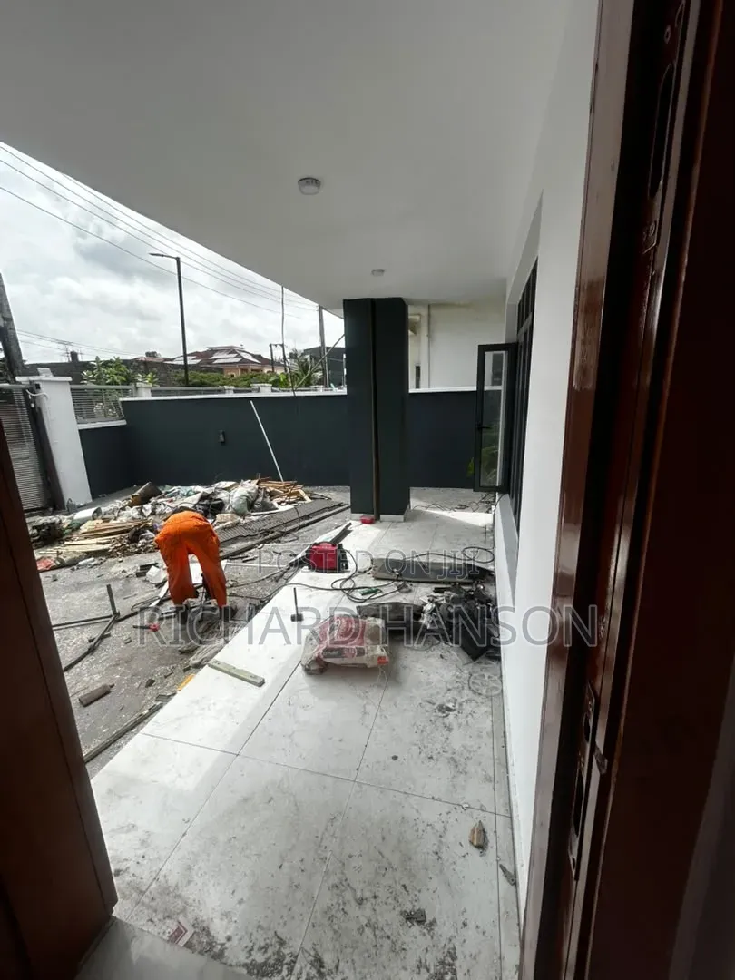 5bdrm Duplex in Lekki Phase 1 for rent