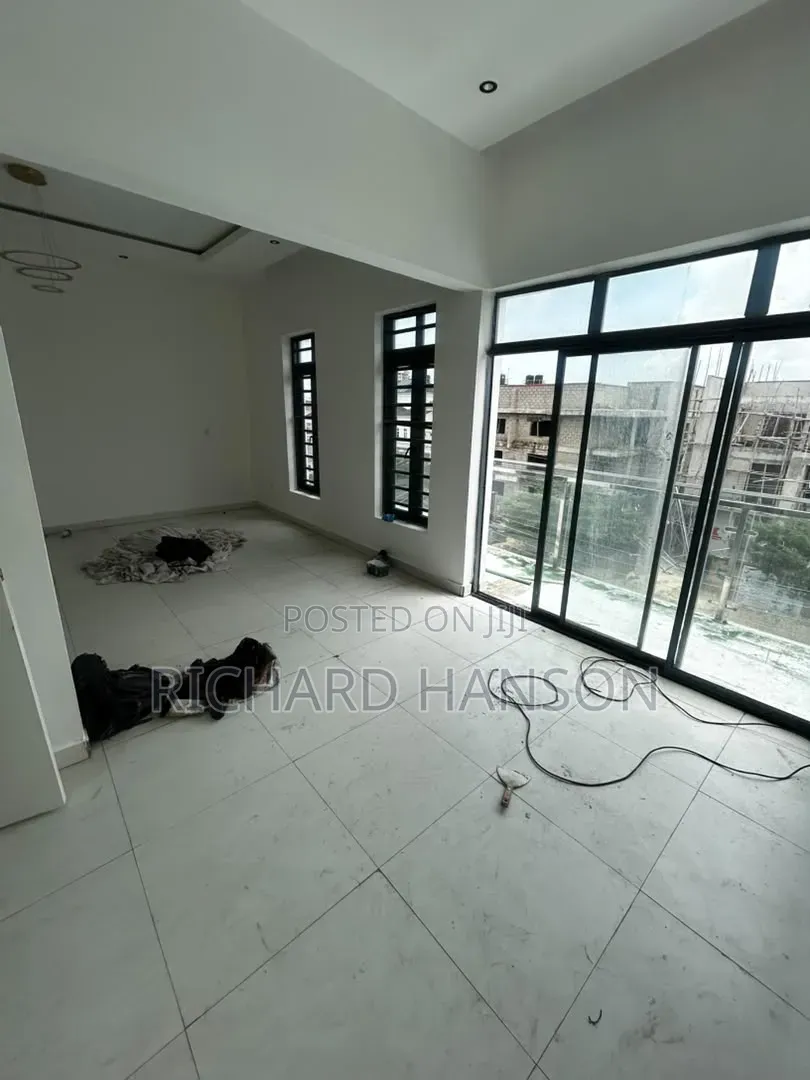 5bdrm Duplex in Lekki Phase 1 for rent