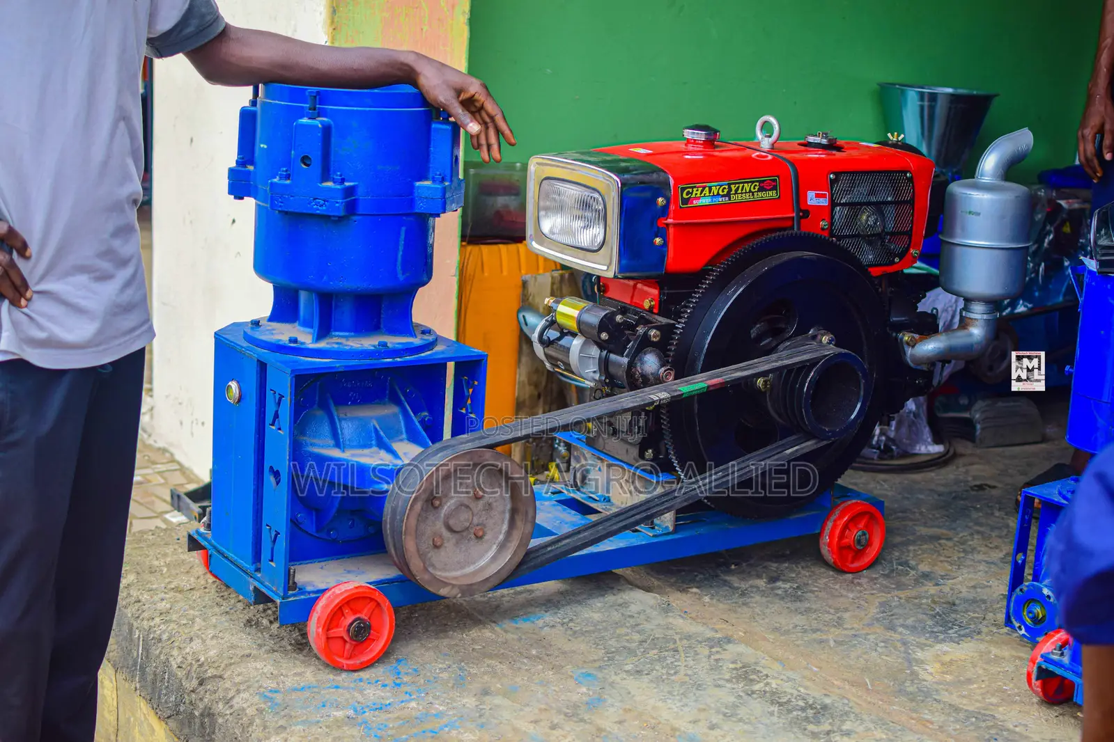 600kg/Hr (3roller) Diesel Engine Powered Pelletizer Machine