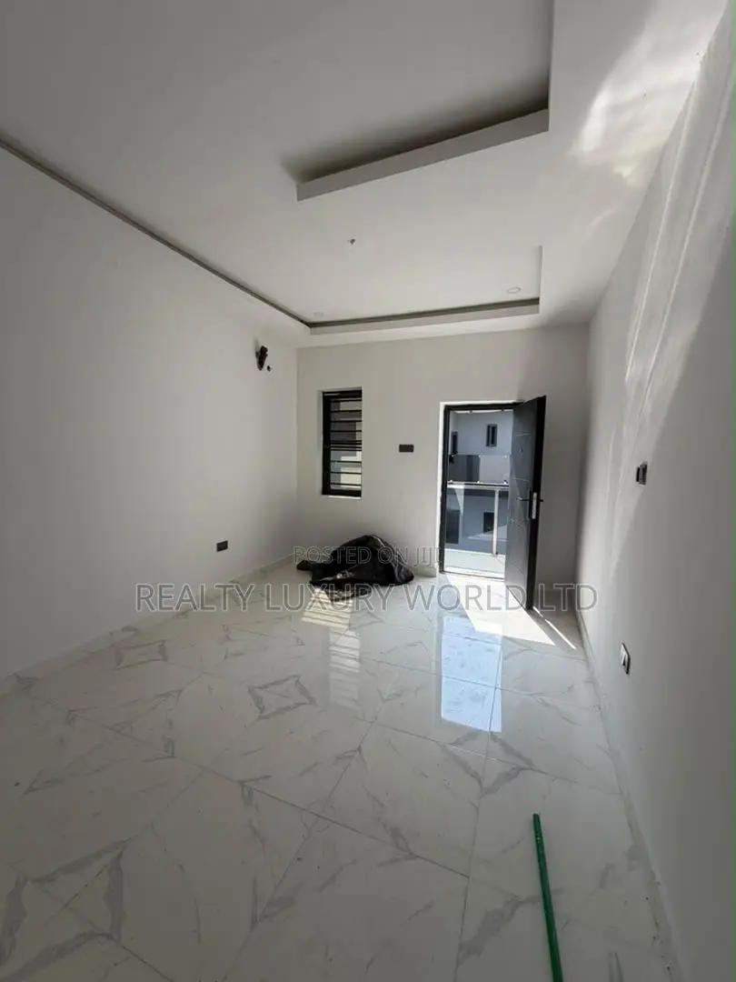 4bdrm Duplex in Dawaki for sale