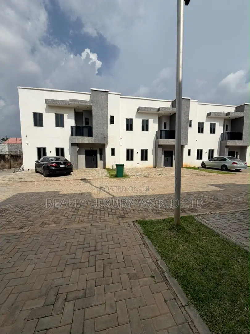 4bdrm Duplex in Dawaki for sale