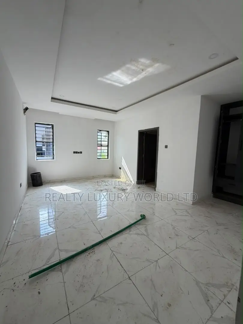4bdrm Duplex in Dawaki for sale