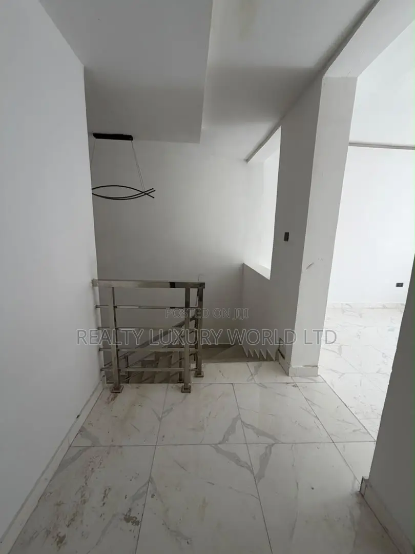 4bdrm Duplex in Dawaki for sale