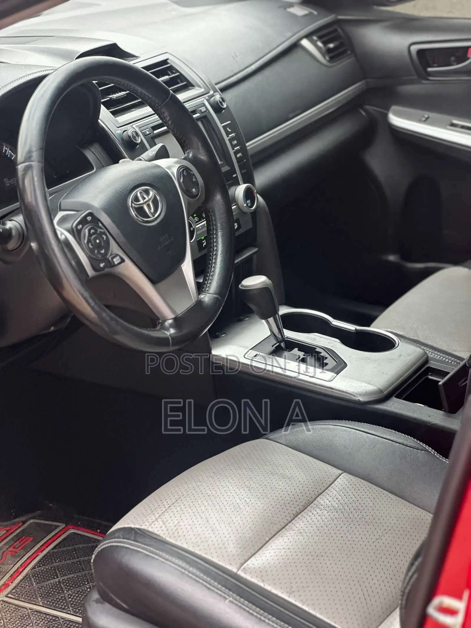 Toyota Camry SE 4dr Sedan (2.5L 4cyl 6A) 2013 Red