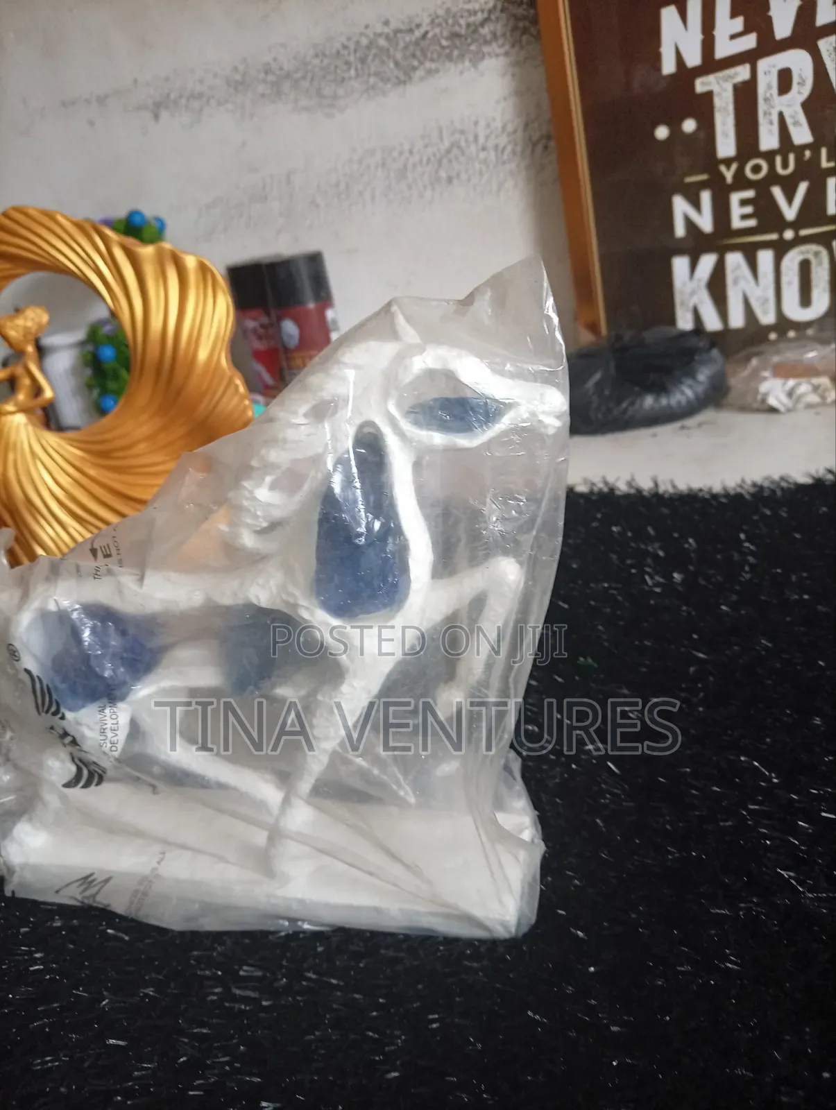 Figurines and Statues 
Available in Bulk. 
Original Quality.