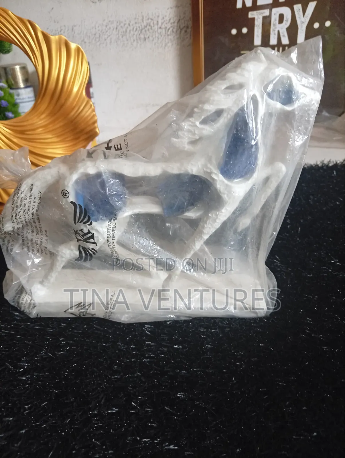 Figurines and Statues 
Available in Bulk. 
Original Quality.