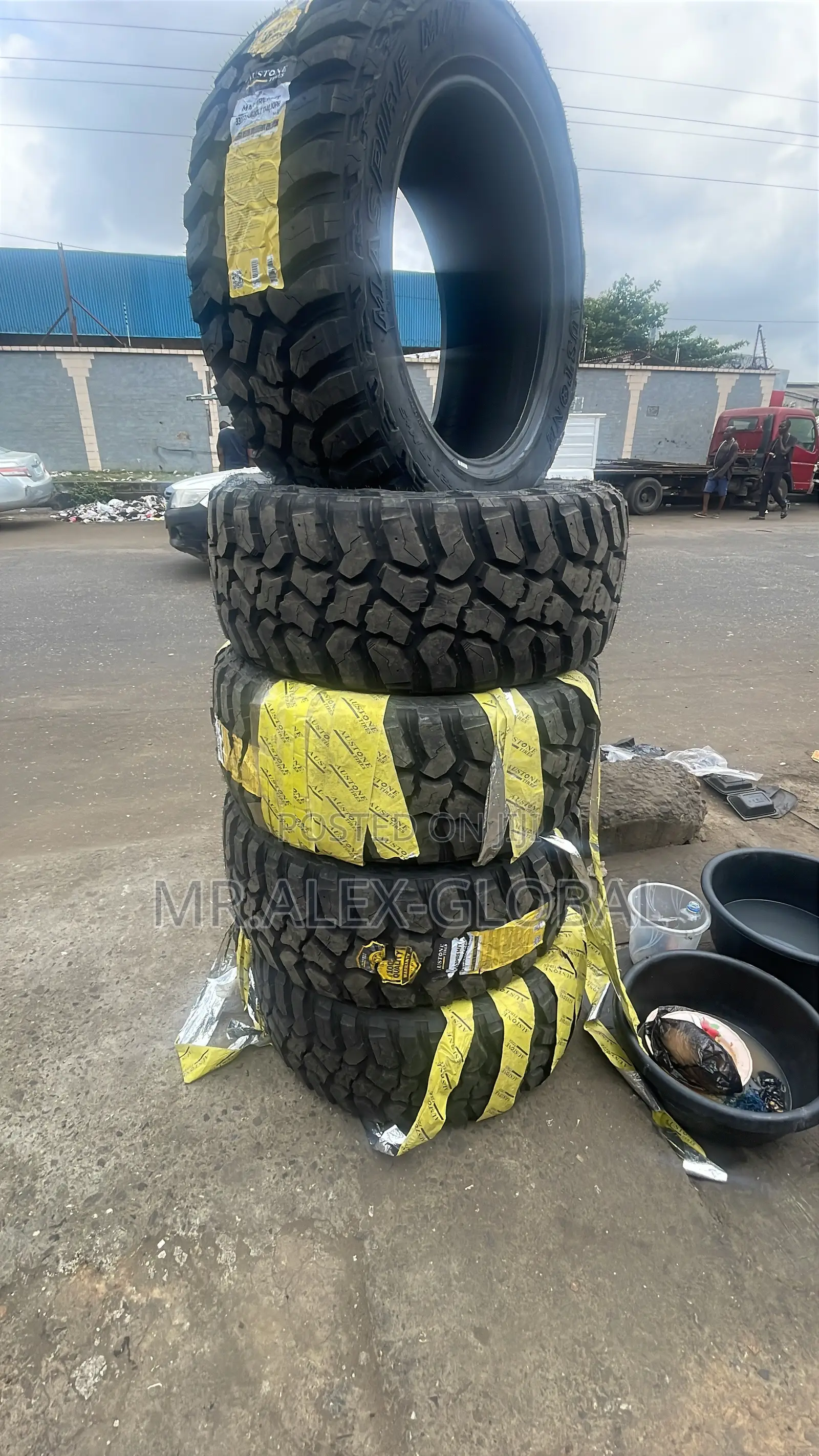 20 INCHES Wrangler Jeep Off-Road Rim and Off-Road Tires 5pies