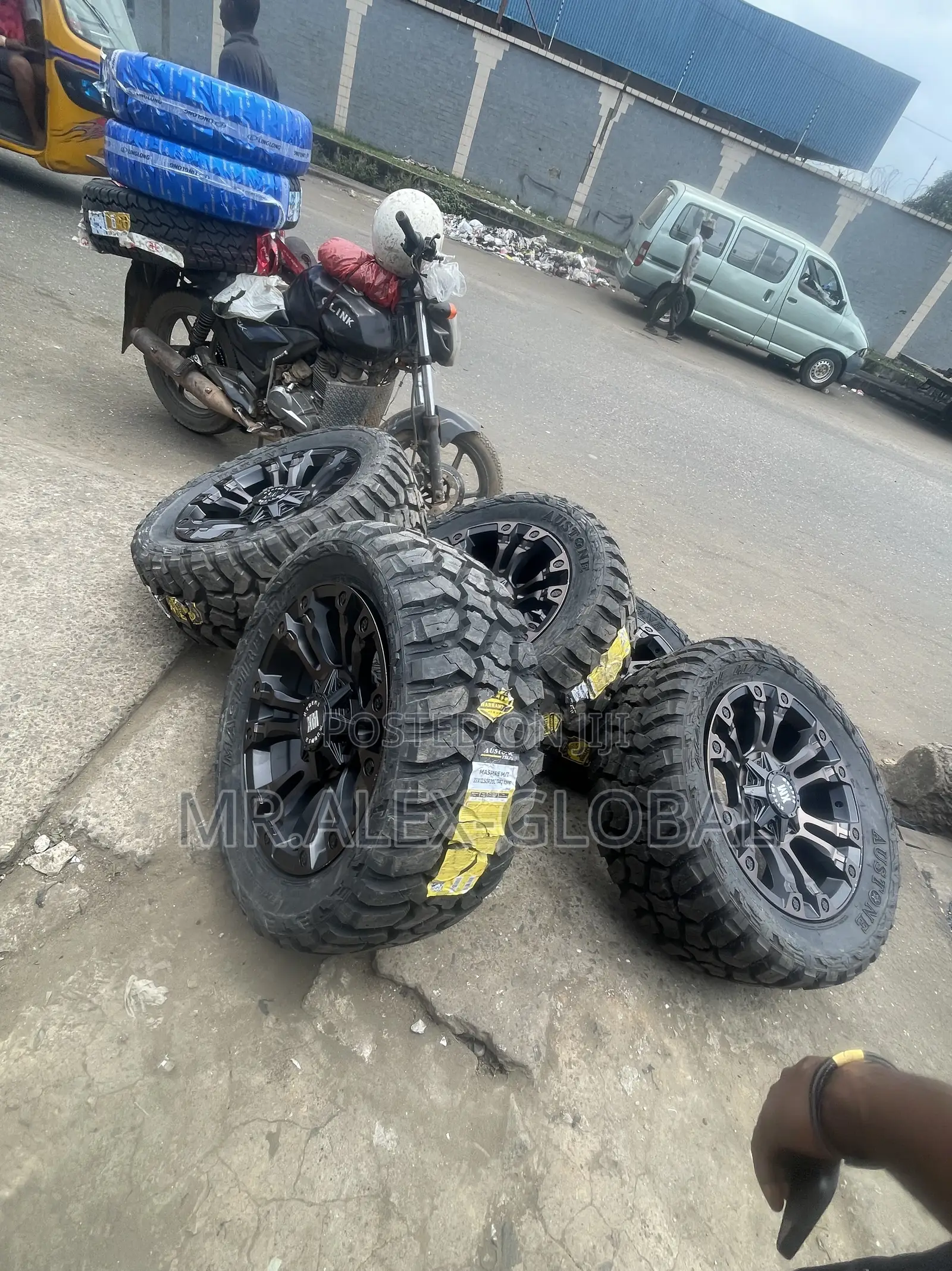 20 INCHES Wrangler Jeep Off-Road Rim and Off-Road Tires 5pies