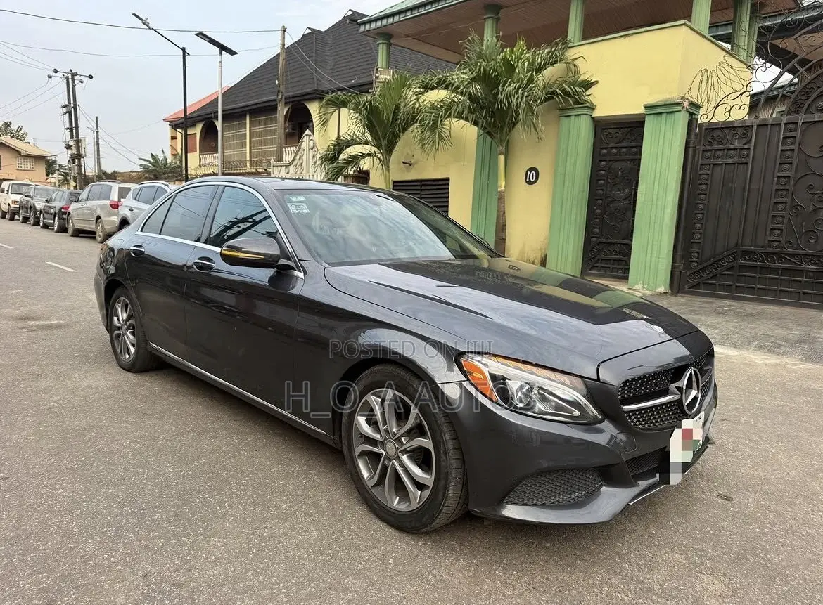 Mercedes-Benz C300 2016 Gray
