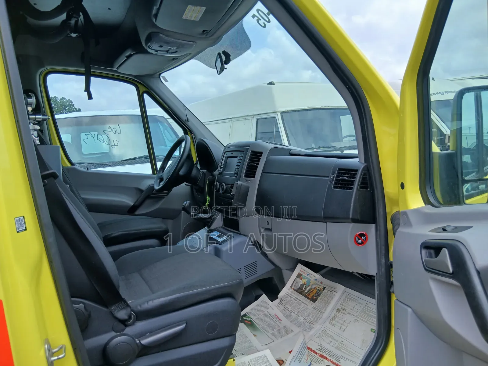 Mercedes-Benz Sprinter 2017 Yellow