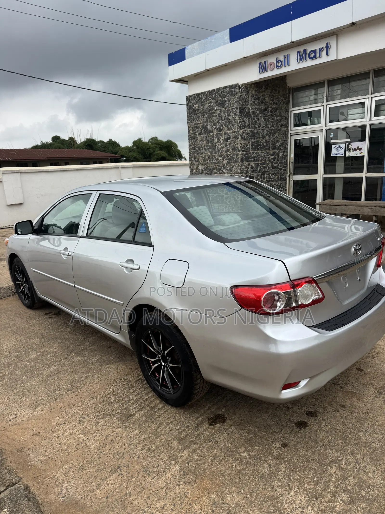 Toyota Corolla LE 4dr Sedan (1.8L 4cyl 4A) 2012 Silver