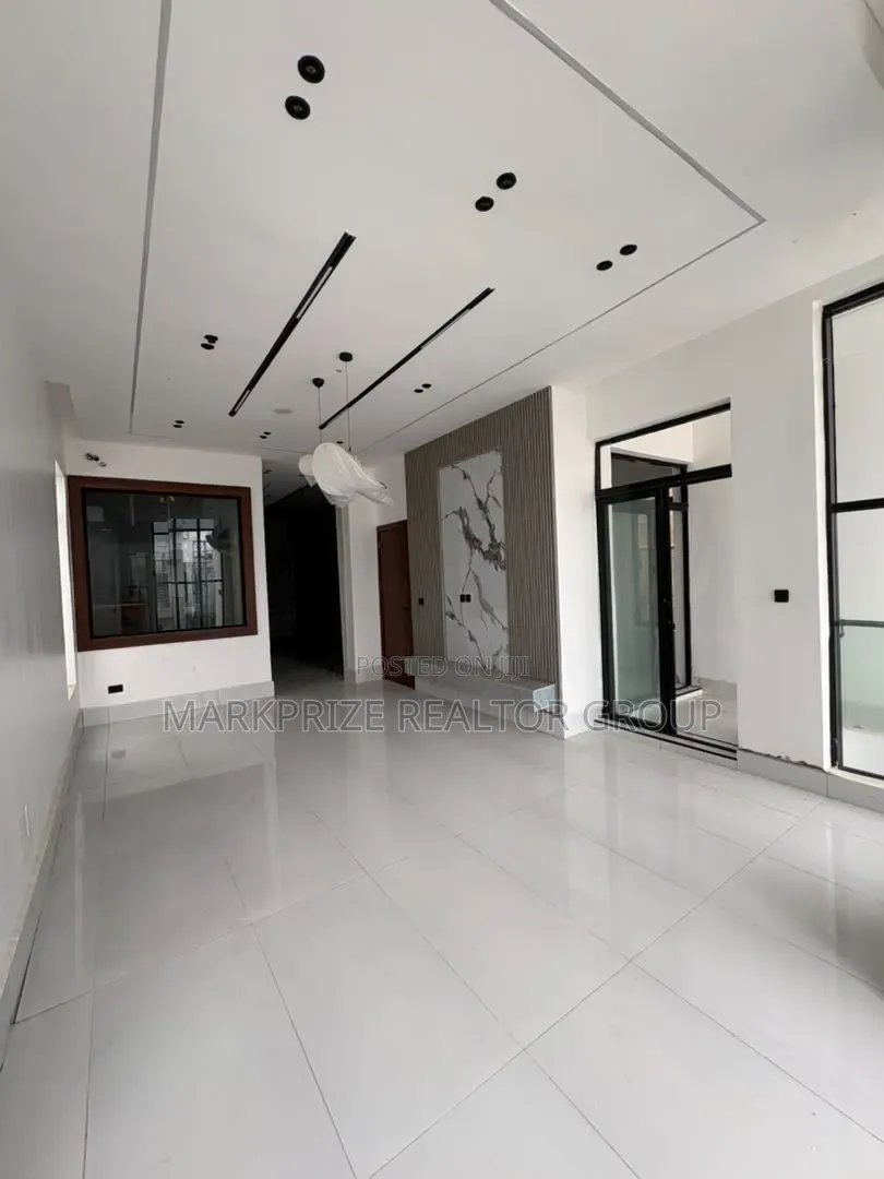 5bdrm Duplex in Ajah Lekki Lagos for sale
