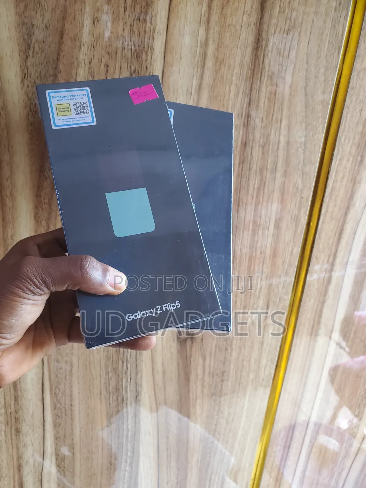 New Samsung Galaxy Z Flip5 256 GB Green