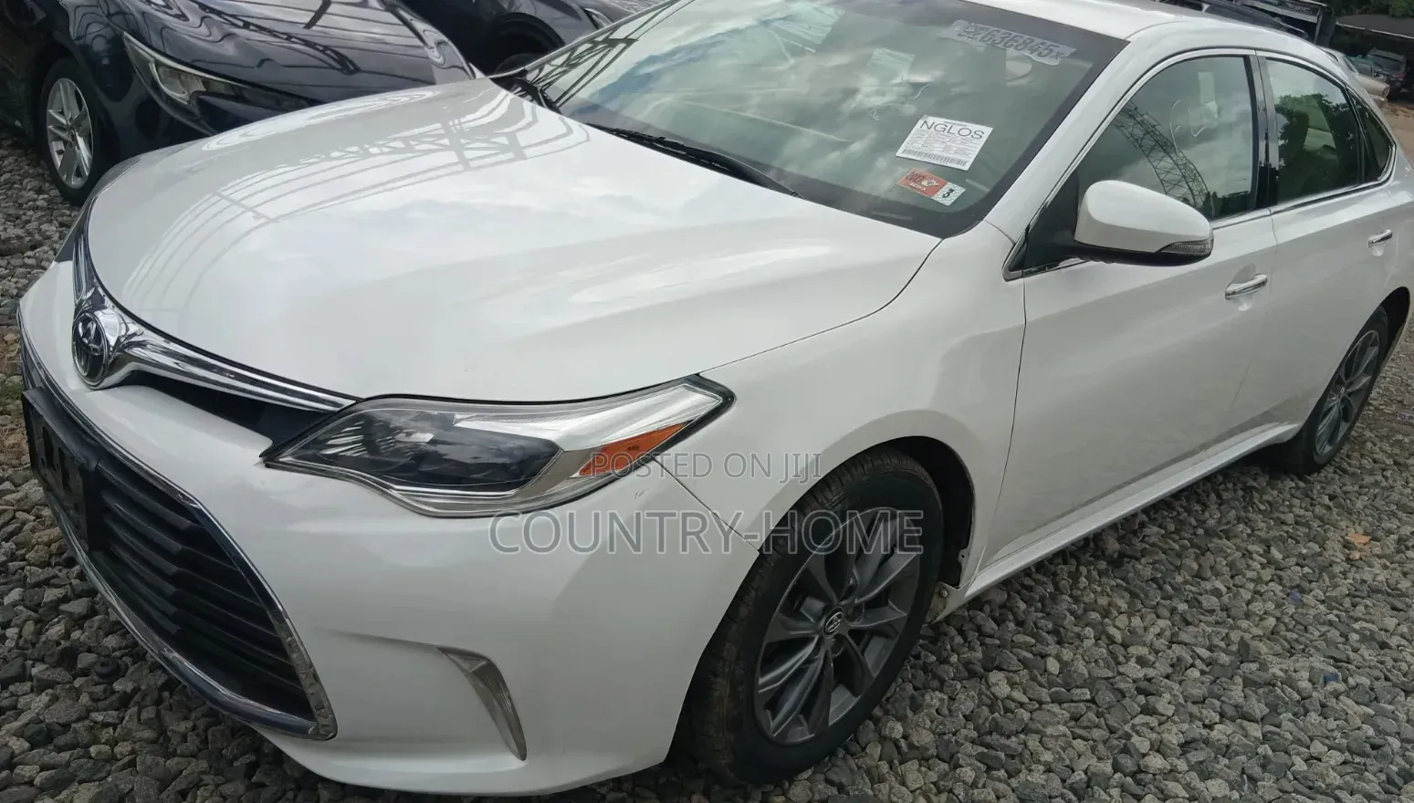 Toyota Avalon XLE Premium FWD Sedan (3.6L 6cyl 6A) 2016 Off white