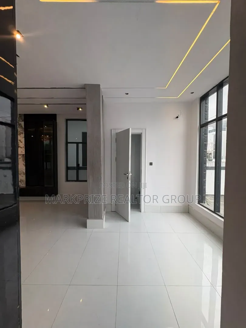 5bdrm Duplex in Ajah Lekki Lagos for sale