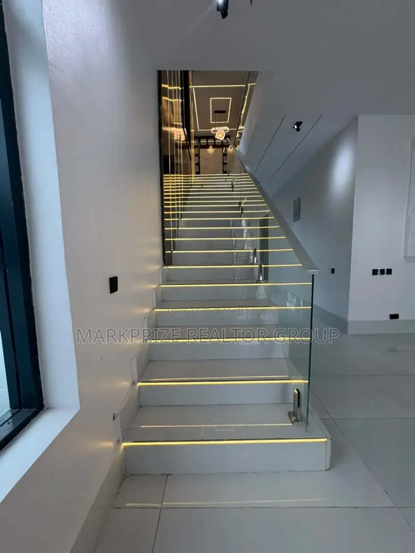 5bdrm Duplex in Ajah Lekki Lagos for sale
