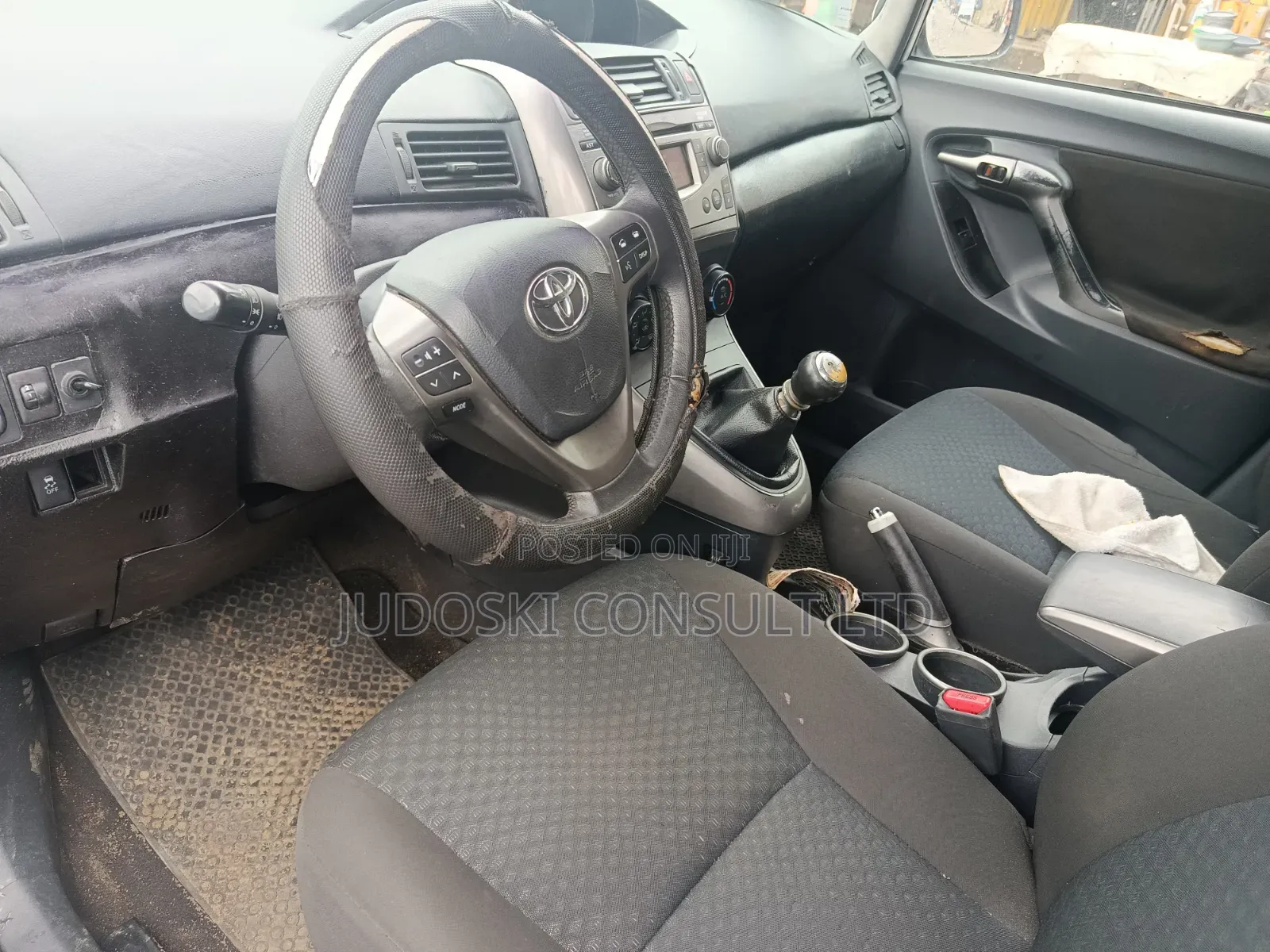 Toyota Verso 2011 Silver