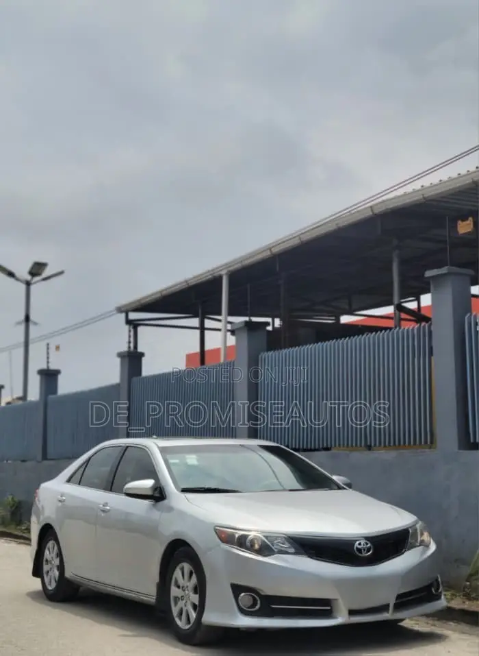 Toyota Camry 2012 Silver