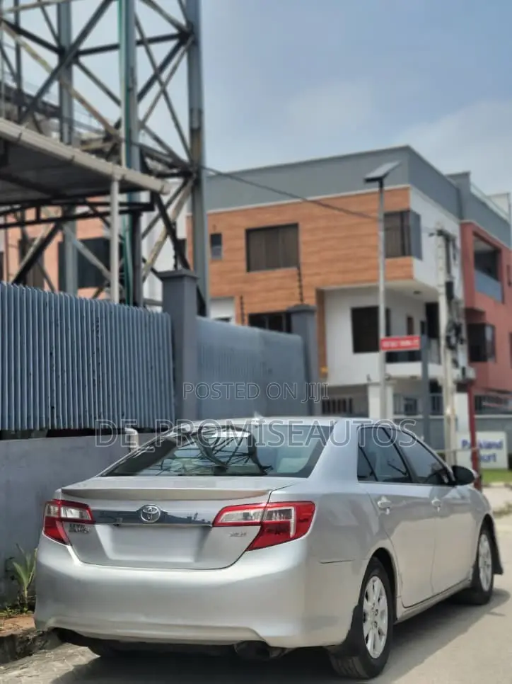 Toyota Camry 2012 Silver