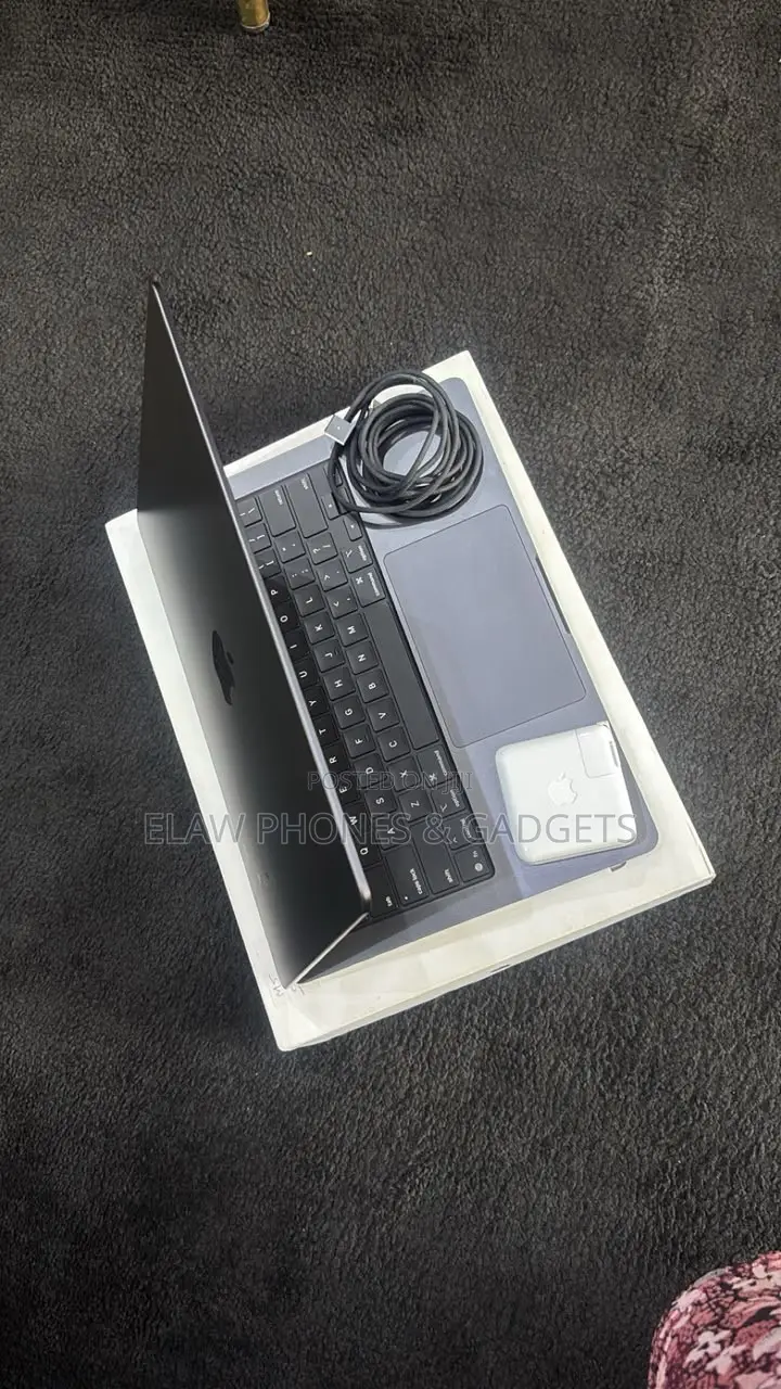 Laptop Apple MacBook Pro 2025 M5 24GB Apple M5 SSD 1T