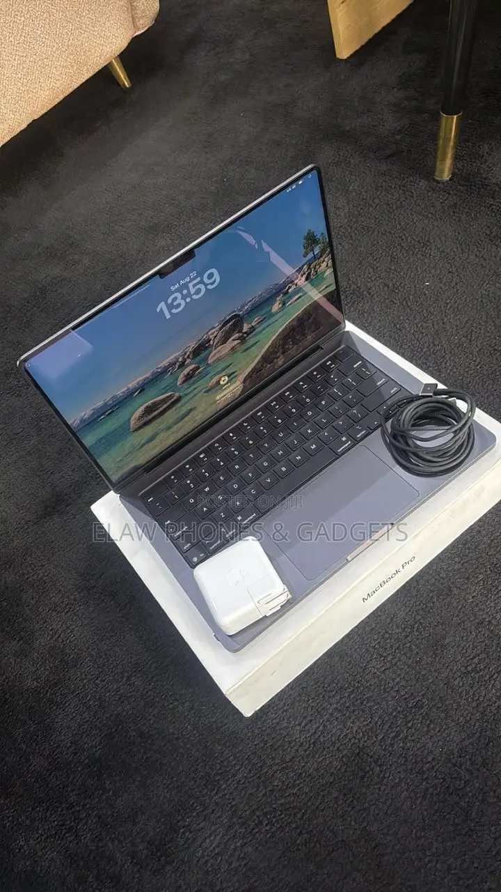 Laptop Apple MacBook Pro 2025 M5 24GB Apple M5 SSD 1T