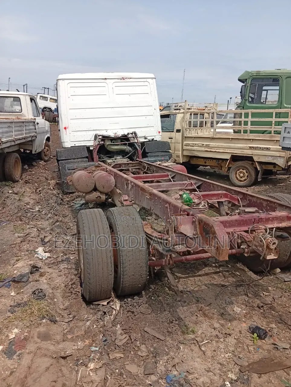 Tokunbo Mercedes Benz 814 Truck. Cap and Chassis.