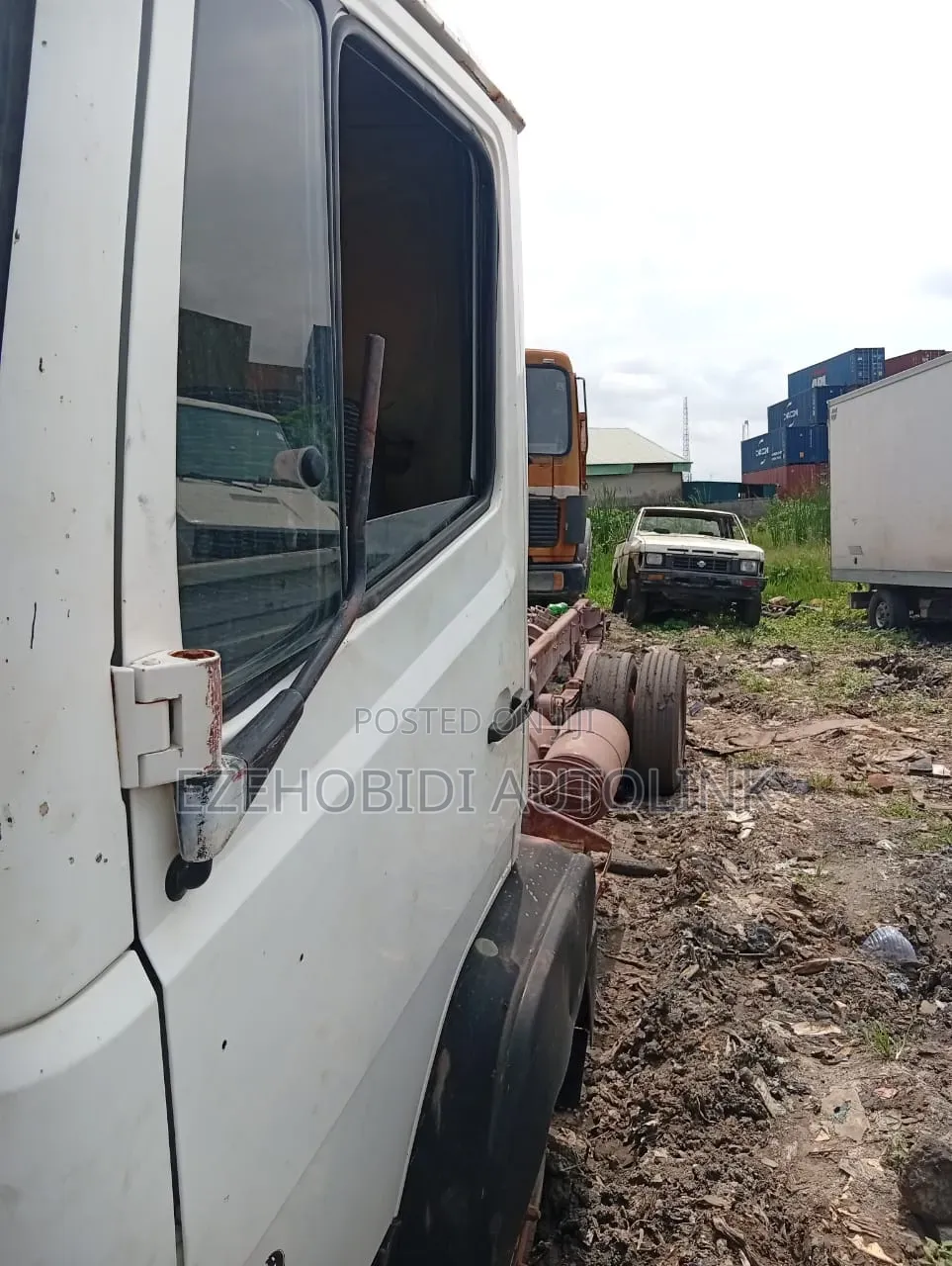 Tokunbo Mercedes Benz 814 Truck. Cap and Chassis.