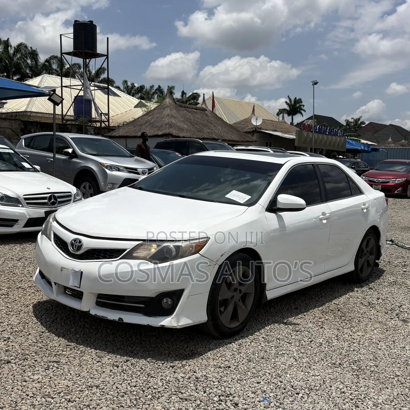 Toyota Camry SE 4dr Sedan (2.5L 4cyl 6A) 2014 White