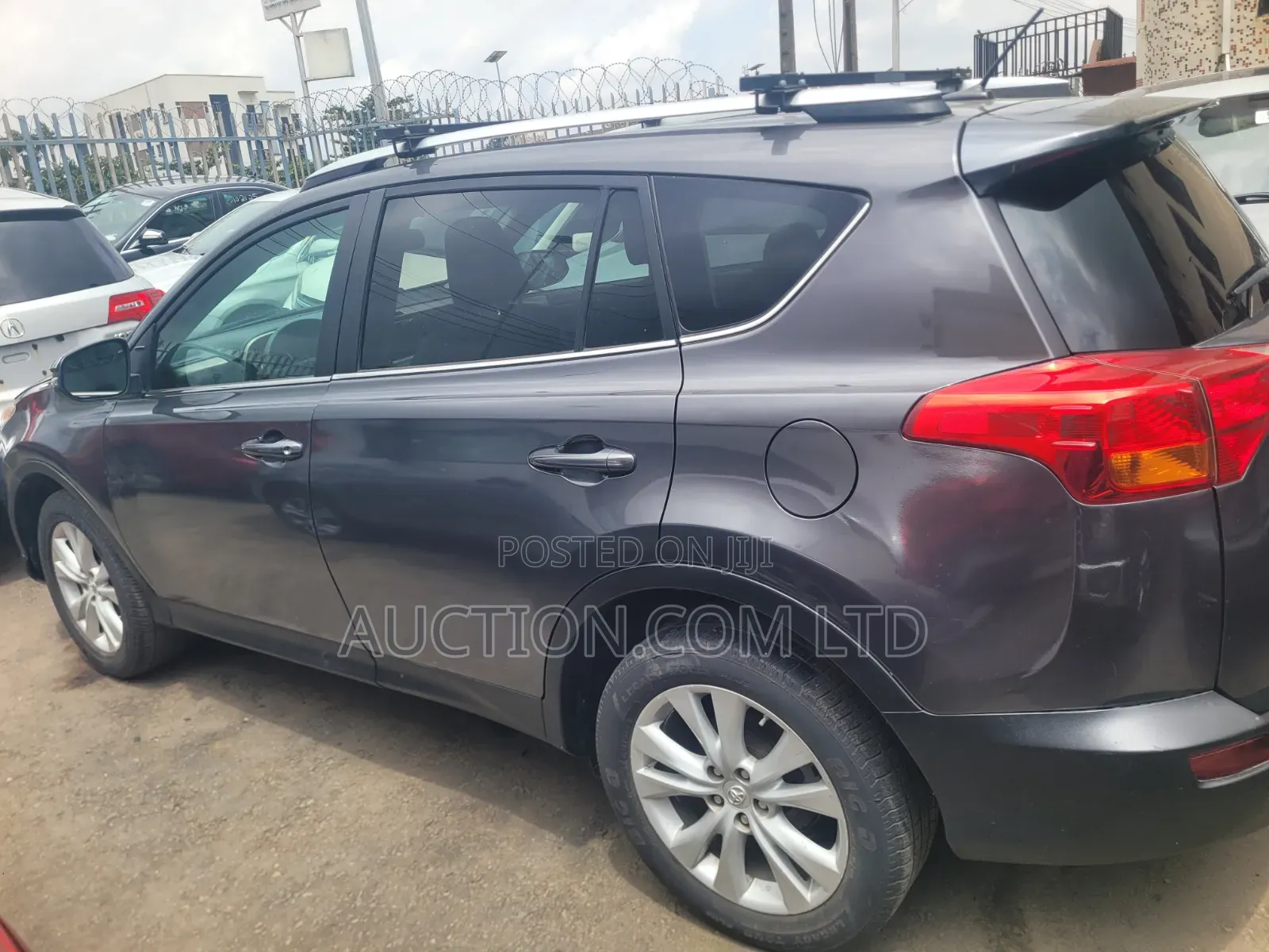 Toyota RAV4 Limited 4dr SUV AWD (2.5L 4cyl 6A) 2015 Gray