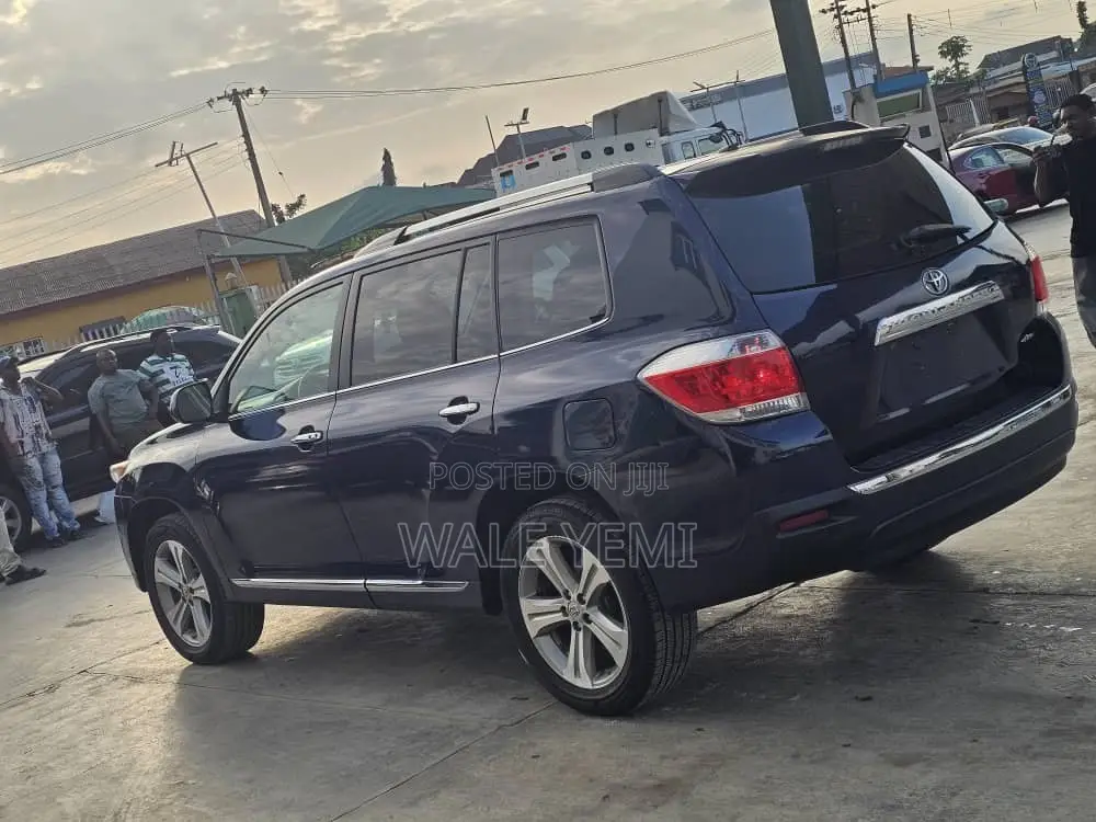Toyota Highlander Limited 2011 Blue