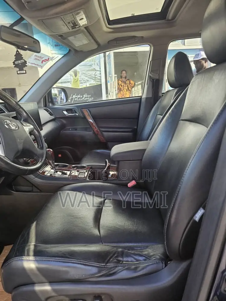 Toyota Highlander Limited 2011 Blue