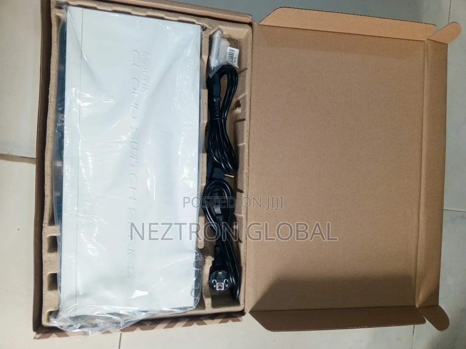 Mikrotik CRS328-20-4S-+RM