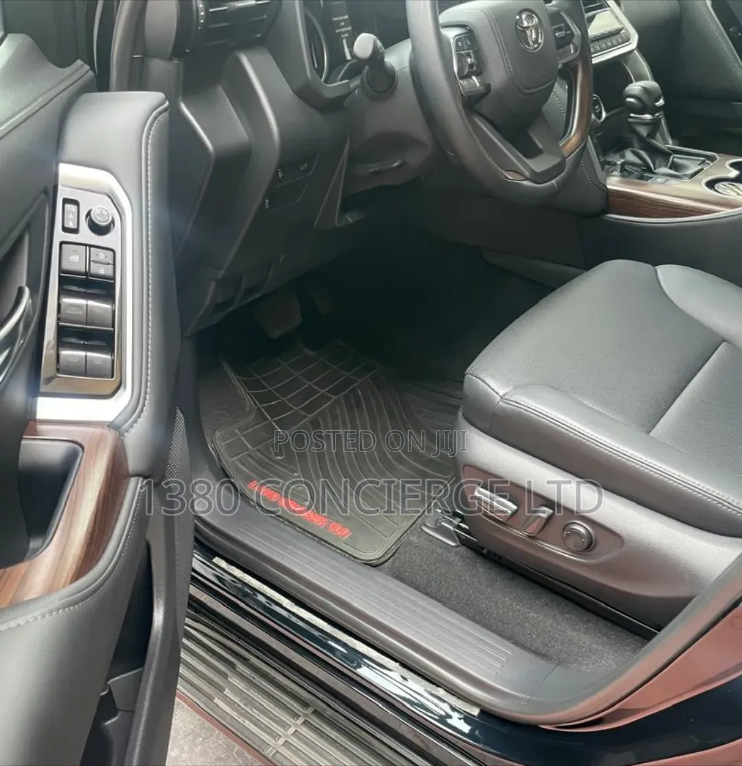 Toyota Land Cruiser 2022 Black